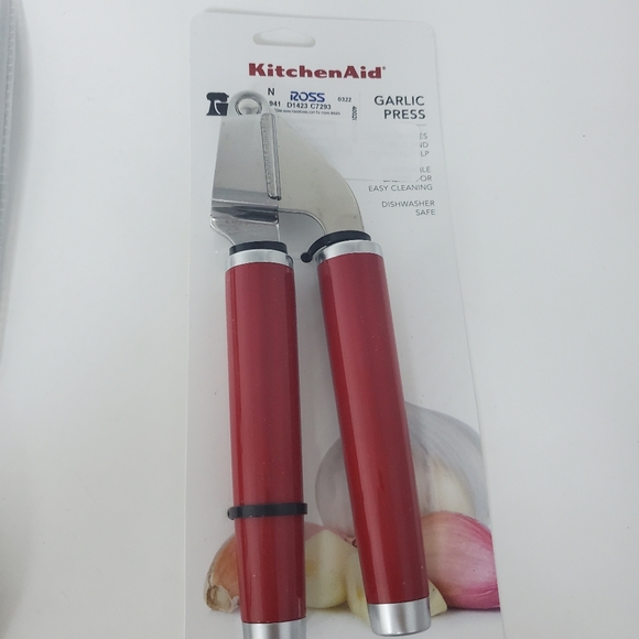NEW Red KitchenAid 7 peice set of Garlic Press Utility Whisk READ ALL - Picture 4 of 4